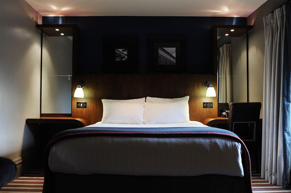 Village Hotel Warrington Exteriér fotografie