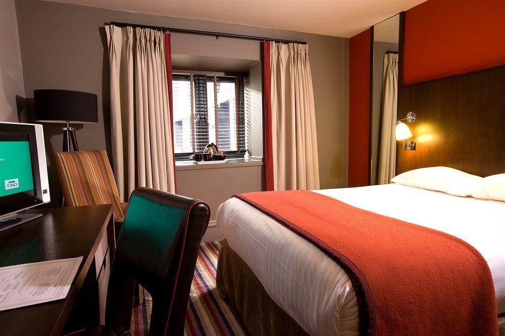 Village Hotel Warrington Exteriér fotografie